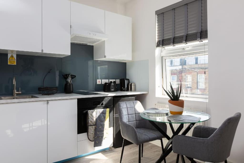 Studio Apt, 8 Min Walk From Tube 3 London Exterior photo