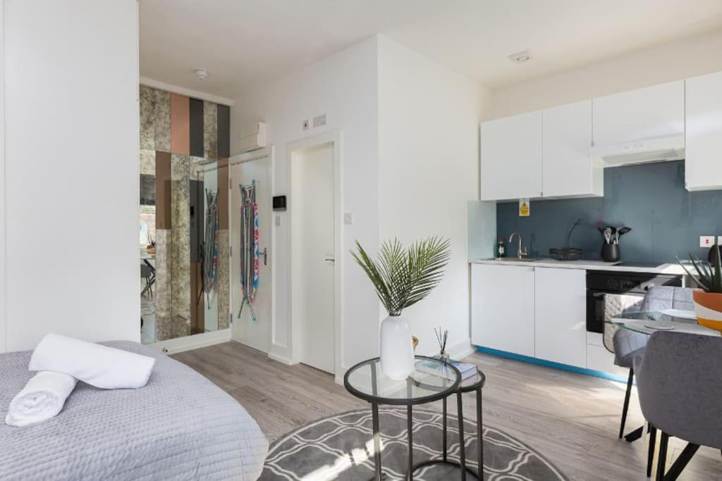 Studio Apt, 8 Min Walk From Tube 3 London Exterior photo